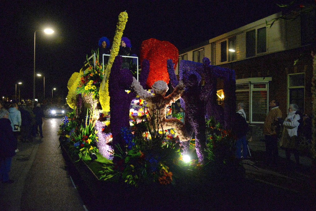../Images/Verlicht corso Noordwijkerhout 2019 120.jpg